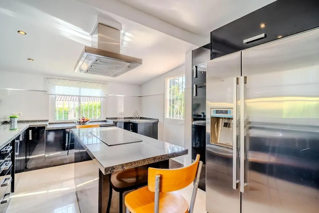 Cozy Villa In Marbella-Estepona