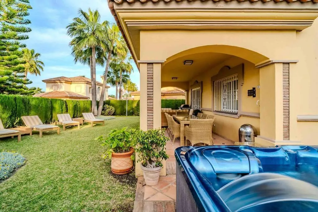 Cozy Villa In Marbella-Estepona
